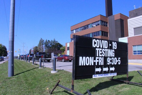 COVID testing demands see RMH line-ups extend to Sussex Street