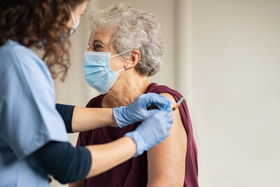Waiting for first vaccines: Medical officer of health says it’s ‘all hands on deck’