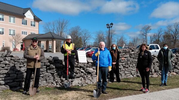 Dry stone wall in Bobcaygeon needs business, community support