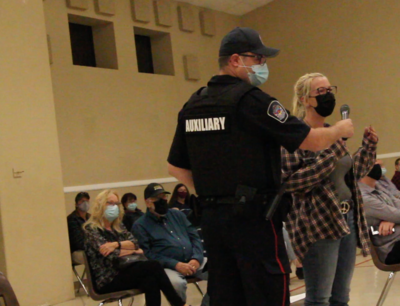 Lindsay residents, police, gather at armoury in meeting on neighbourhood crime