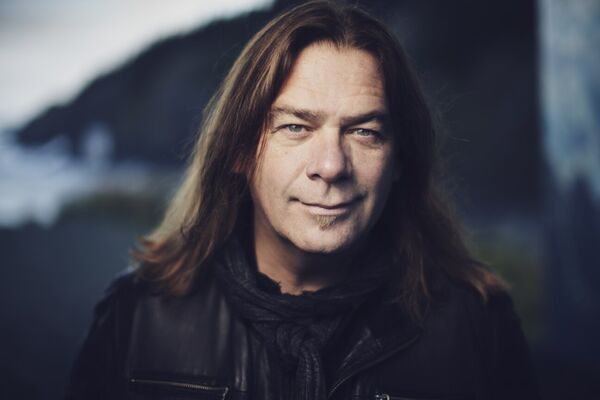 Alan Doyle goes Back to the Harbour – but makes a stop in Lindsay
