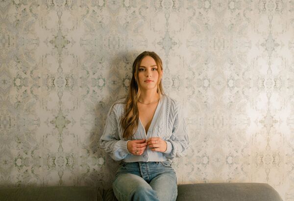 Lindsay’s Madison Kozak is back from Nashville to thrill country fans at Grove Theatre