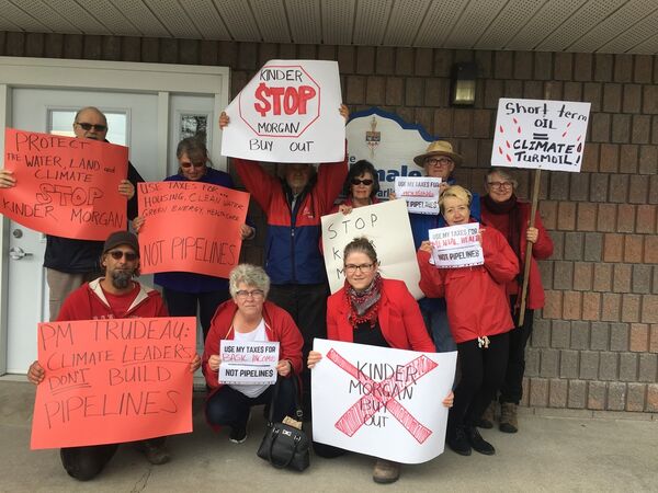 Kawartha Lakes demonstrators protest Kinder Morgan buyout