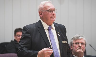 Doug Elmslie voted in as deputy mayor for one year