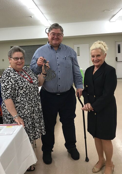 Second annual Barb Truax Award presented at KLFS event