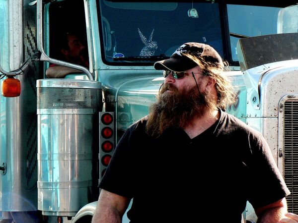 Support local truck drivers by letting them use essential services' washrooms, city says